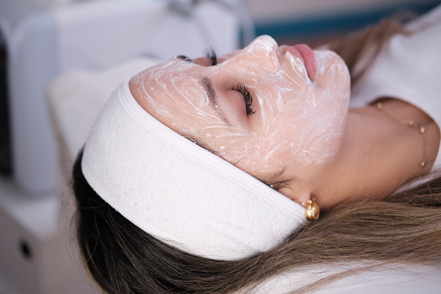 Pack Renovada & Radiante!: Hydrafacial + Radiofrecuencia facial